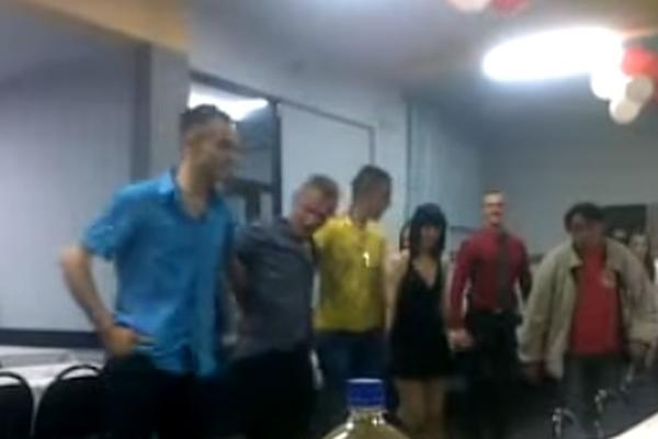 OVAJ SRBIN IMA NADLJUDSKE SPOSOBNOSTI: Kada je ušao u KOLO i pokazao šta ume svi su ostali ZABEZEKNUTI! (VIDEO)