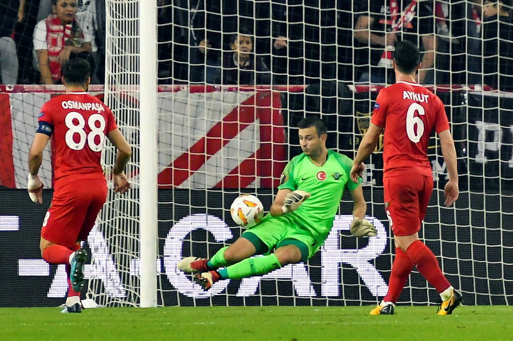 CRNA NOĆ BIVŠEG GOLMANA PARTIZANA: Dao smešan autogol, primio 2 evrogola, pa napravio kardinalni kiks!