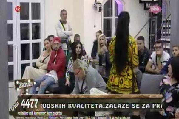 GAĐALA SI ME FLAŠOM U GLAVU, A JA PRAVIM ŽRTVU OD SEBE: Žestoka svađa Krunićke i Subotićke zbog Davida!