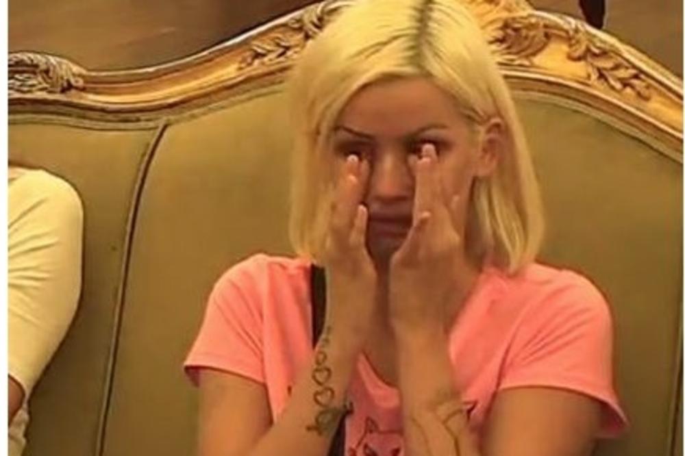 OTVORILA DUŠU: Ljubica grcala u SUZAMA jer je roditelji nisu izveli na PRAVI PUT!