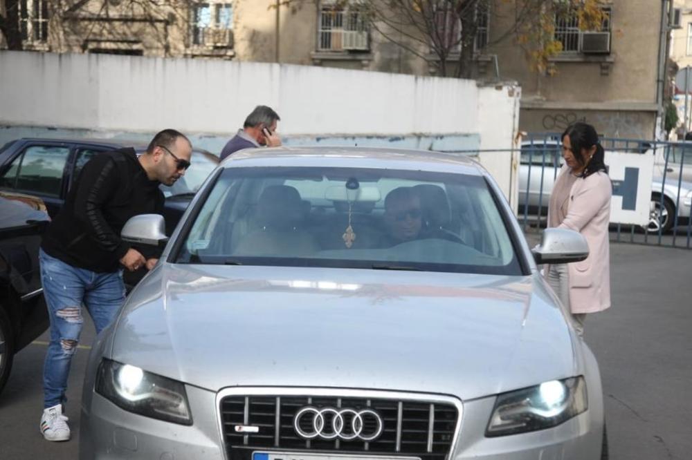 OD SADA SAMO MAJKA MOŽE NA INTENZIVNU NEGU! Brat Darka Lazića otkrio ko sme da uđe da vidi pevača