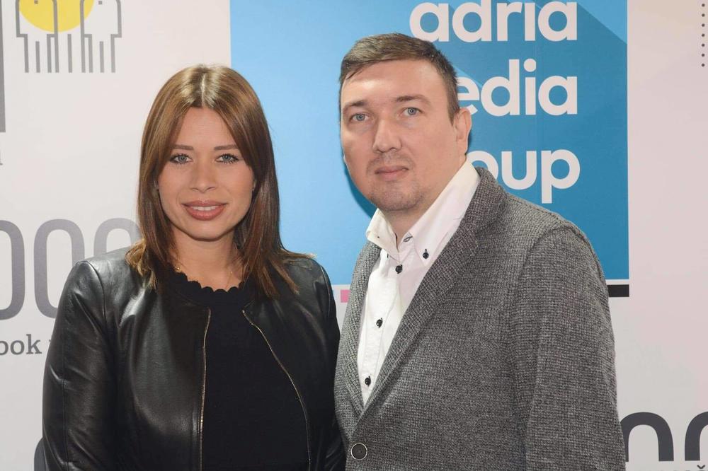 IRENA VUJOVIĆ INSTALIRALA ESPRESO APLIKACIJU! Popularna političarka zasenila sve na SAJMU MEDIJA