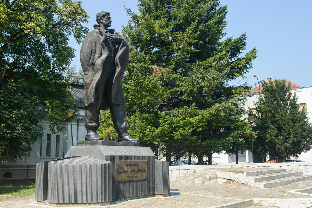 OBNOVLJENA RODNA KUĆA BRANKA KRSMANOVIĆA U DONJOJ MUTNICI: Pokrenuta manifestacija u čast narodnog heroja