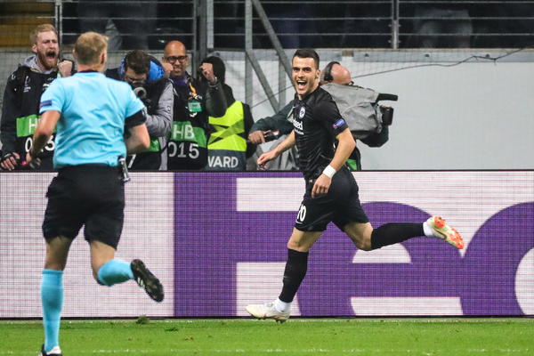 KAD NEMAC KAŽE, TO JE ONDA TAKO: Filip Kostić najbolje pojačanje Bundeslige!