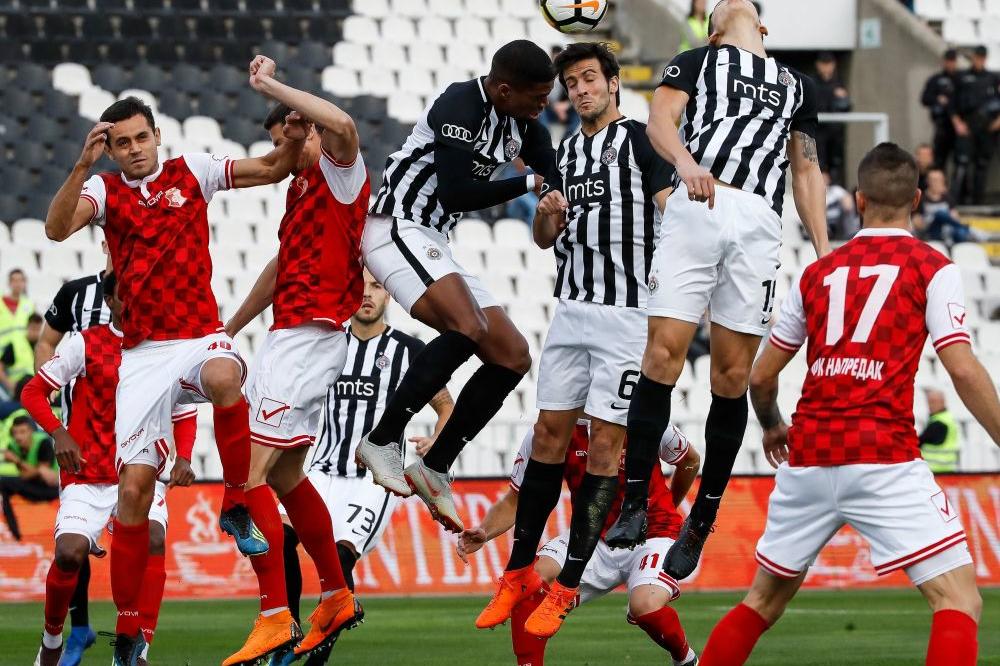 NOVI SKANDAL U SUPERLIGAŠKOM FUDBALU: Huligani pretukli dva tamnoputa fudbalera!