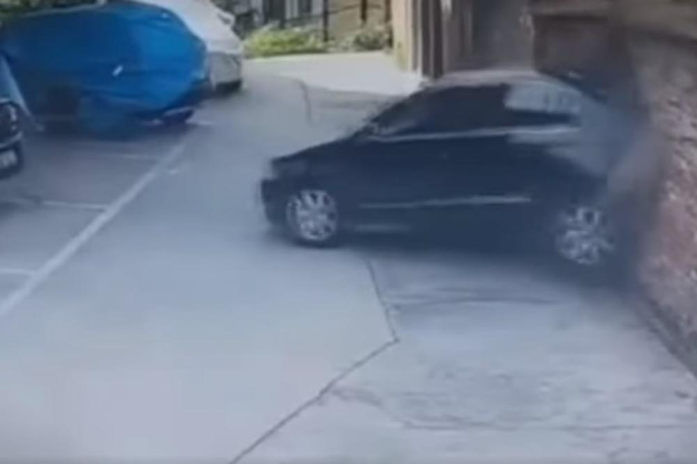 NAJGORI VOZAČ NA SVETU: Zakucao se u tri automobila, a onda i u ZID! Parkiranje mu nije jača strana (VIDEO)