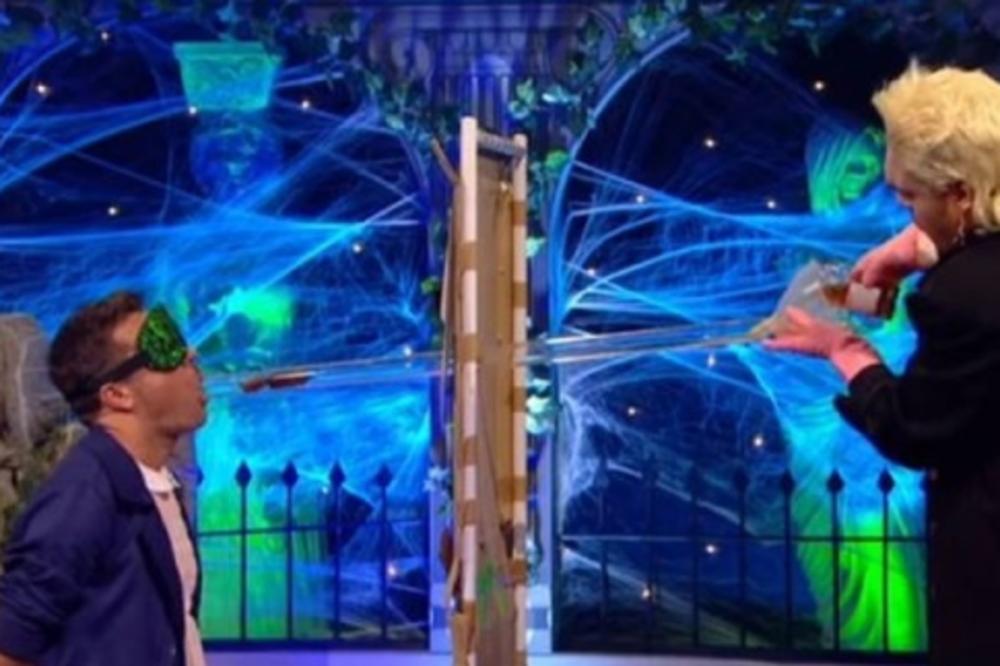 ODVRATNIJE NE MOŽE! CEO SVET BRUJI O OVOJ SCENI: Poznati kuvar pojeo izmet sa mokraćom (VIDEO)