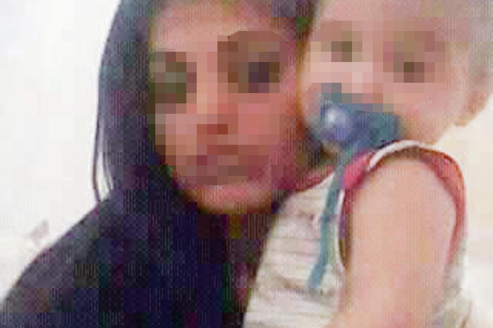 DOK JE SAMANTA ŠIRILA VEŠ, BEBA JOJ JE UPALA U KREČ: Devojčica se još uvek bori za život, u KRITIČNOM JE STANJU!