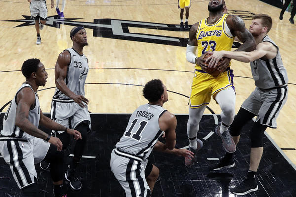 JUBILARNA POBEDA GREGA POPOVIČA: Lebron promašio šut za spas u poslednjem napadu! Balkanci poludeli, Dragić sjajan!