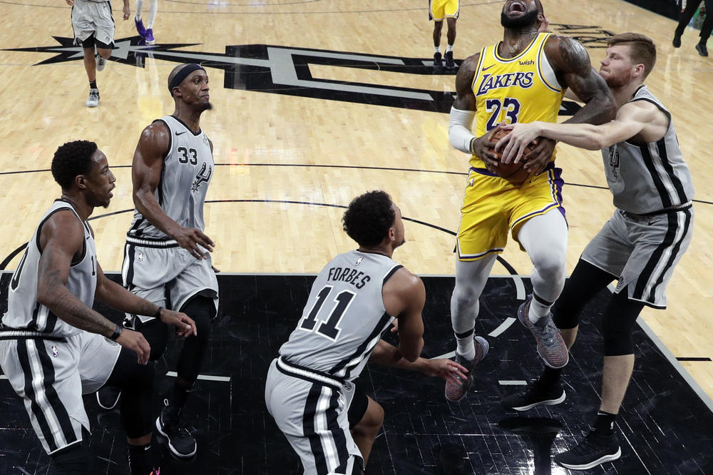 JUBILARNA POBEDA GREGA POPOVIČA: Lebron promašio šut za spas u poslednjem napadu! Balkanci poludeli, Dragić sjajan!