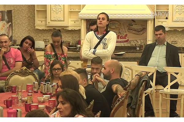 KAD JE OVO REKAO, SVI SU ZANEMELI: Najpovučeniji takmičar Parova priznao da je bio sa 100 žena!