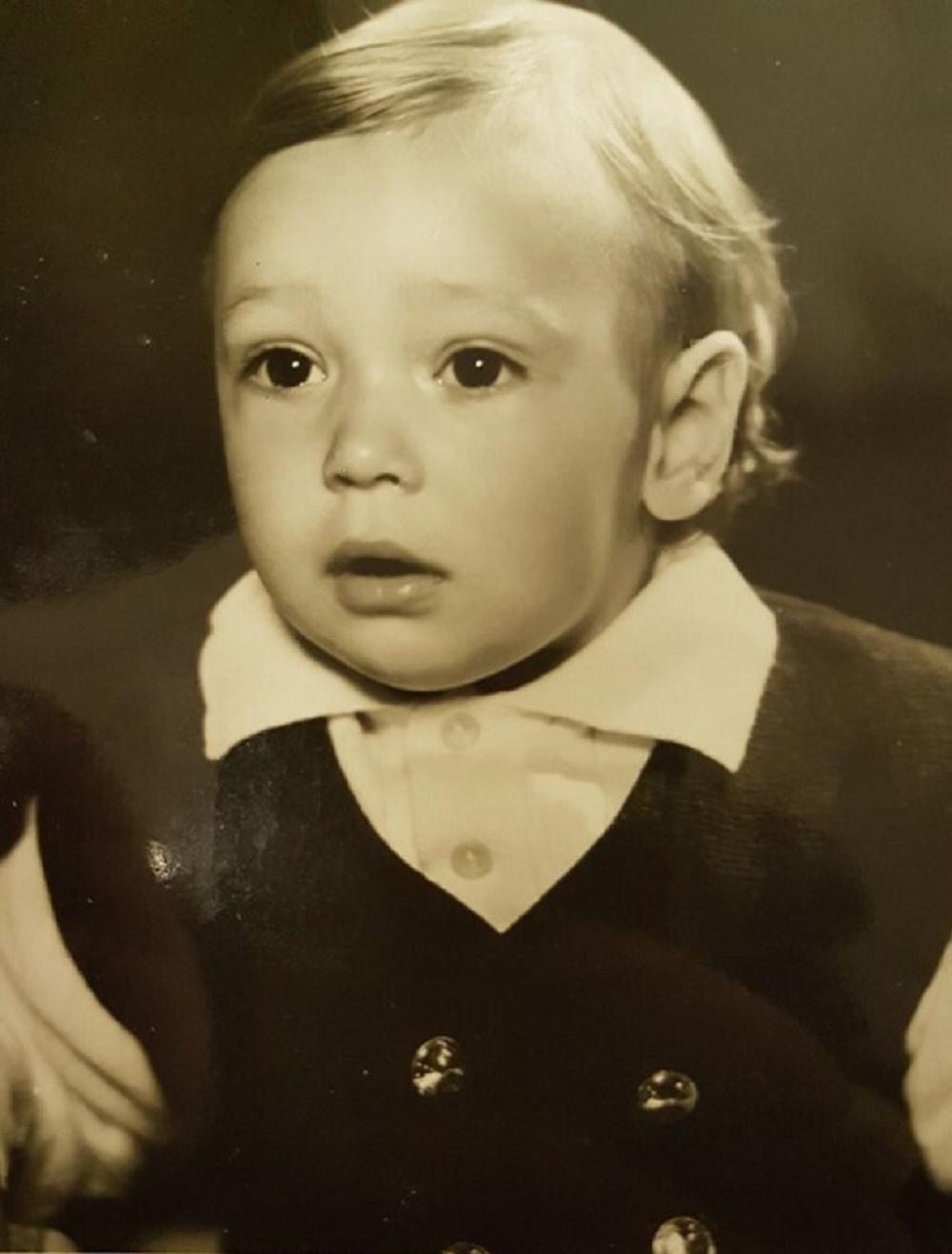 Alesandar Vučić kao beba  