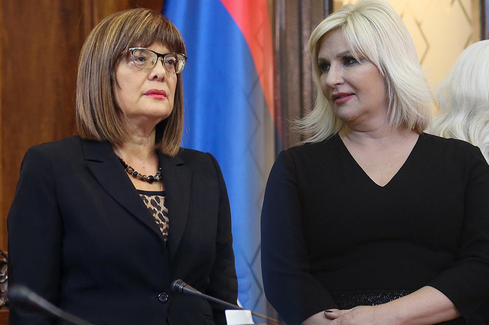 MAJO, NEĆEŠ MI MERITI PATRIOTSKA ZRNCA! Mihajlovićeva osula paljbu po Gojkovićevoj, leti perje na sve strane