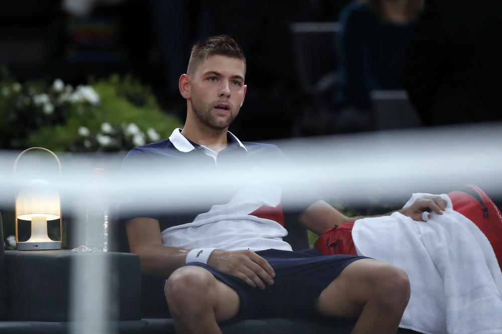 KRAJINOVIĆ EKSPESNO IZLETEO IZ PARIZA: Stigao do set lopte i to je bilo sve od prošlogodišnjeg finaliste!