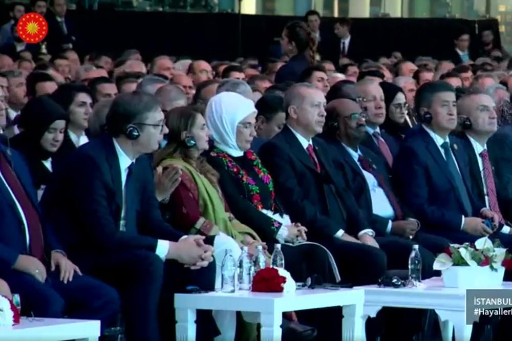 VUČIĆ PRVI DO ERDOGANA! Otvorio se najveći AERODROM na svetu. Redžep se zahvalio predsedniku Srbije! (FOTO)