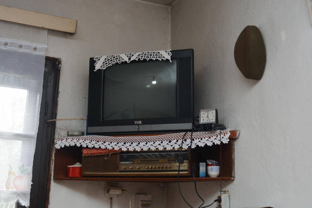 Marija ima samo par kanala, pa joj je televizor često ugašen  