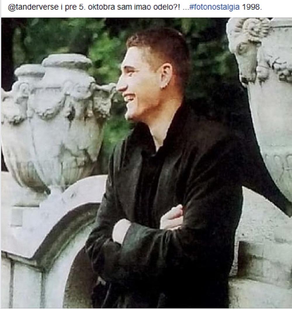 Čedomir Jovanović u odelu  