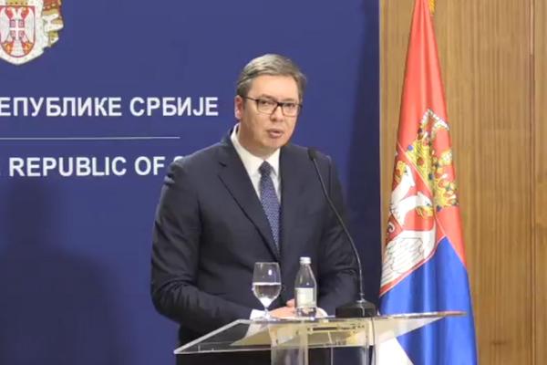 MOLIM SRBE DA NE PUCAJU NA SRBE I NE UČESTVUJU U PRLJAVOM POSLU PRIŠTINE! Vučić otkrio šta je pravi problem na KiM