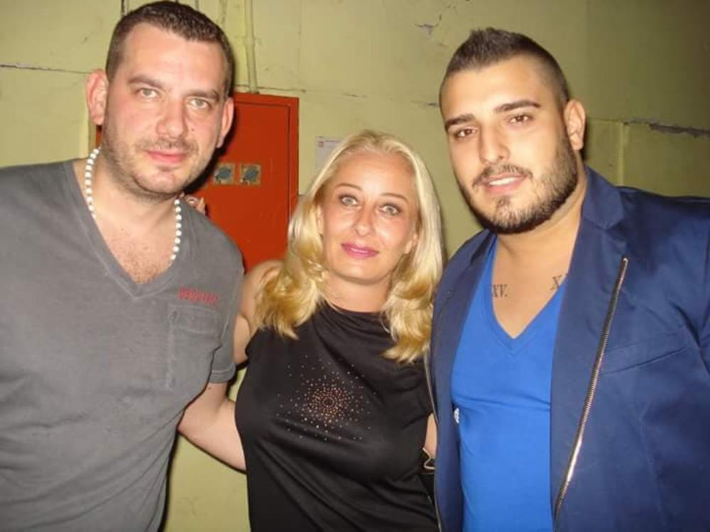 Hedija Mihaljević u sredini