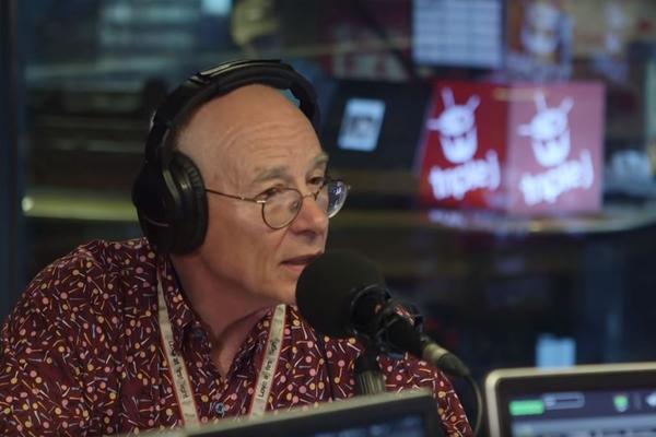 BOSANAC SE JAVIO U PROGRAM NA ENGLESKOM RADIJU DA NAGRDI KORONU! Nije VIC, ali jesu svi popadali od SMEHA! (VIDEO)