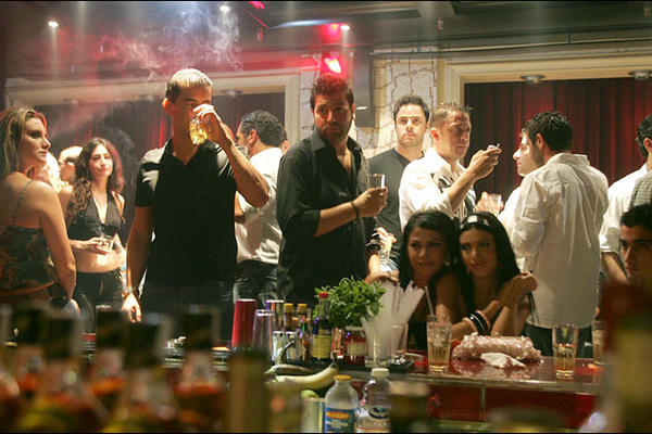 BOGATI ARAPI IMAJU ČUDNE NAVIKE: Nakon ORGIJA ostavljaju PRLJAVE TRAGOVE!