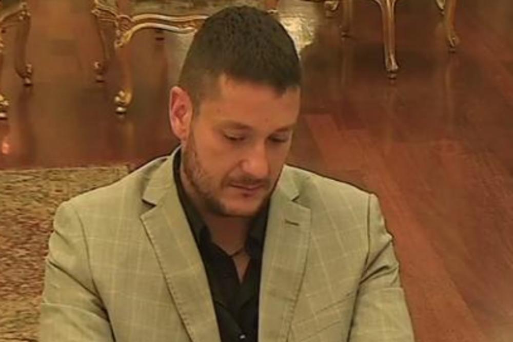 OSTAVIO IH BEZ DAHA! Njih TRI  ODLEPILE kada su VIDELE kako IZGLEDA bivši UČESNIK!