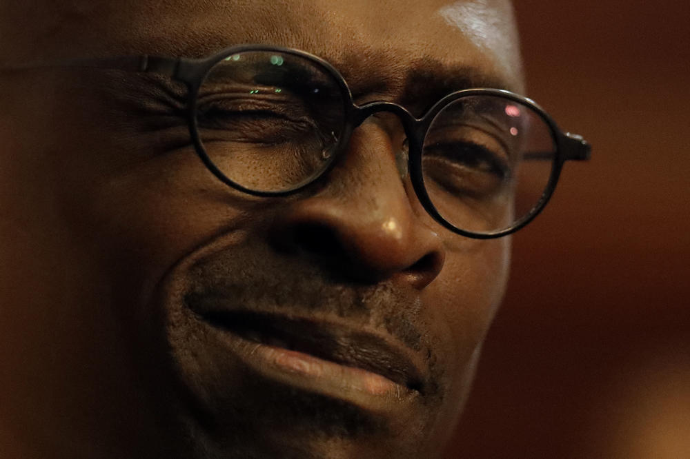 INTERNETOM KRUŽI SNIMAK MINISTRA KAKO MASTURBIRA: Sada ga ucenjuju, a on se izvinjava putem Tvitera!