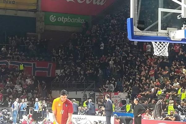 SEVER NIJE ZABORAVIO UBIJENOG DRUGARA: Parola Delija u Pioniru izazvala je aplauz cele dvorane!