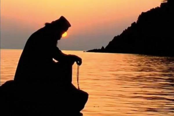 NAJVEĆI GREH DANAŠNJICE VREBA IZA SVAKOG ČOŠKA: Ovo vam Bog nikako neće oprostiti!