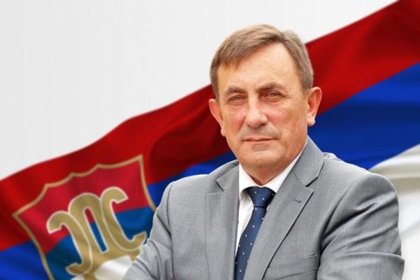 POTPRESEDNIK SDS TEŠKO POVREĐEN U SAOBRAĆAJKI: Milovan Bjelica sedeo na mestu suzovozača, zadobio teške povrede