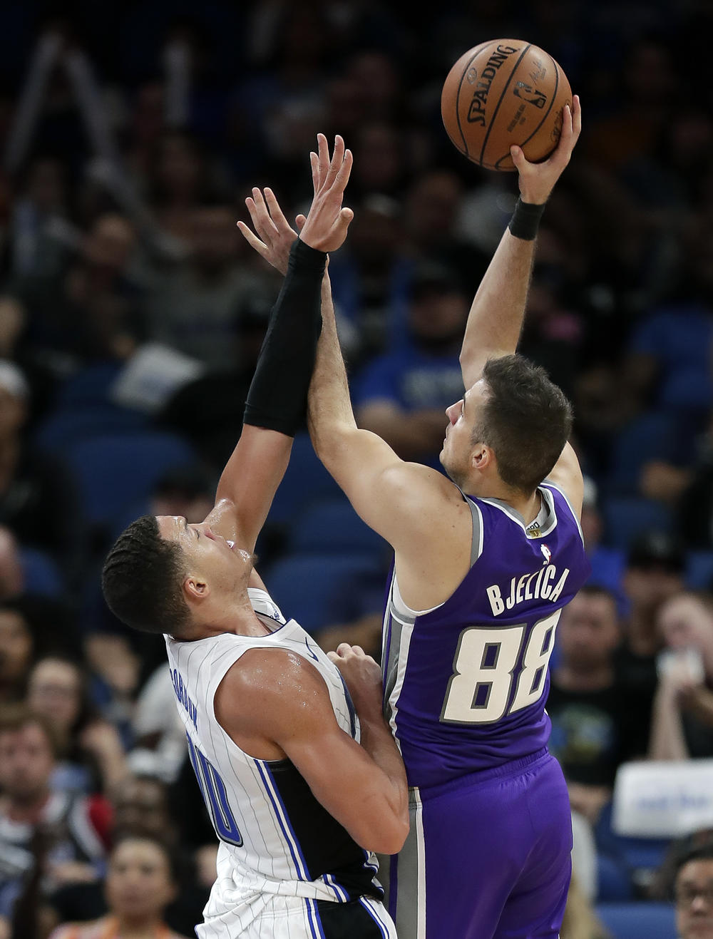Nemanja Bjelica na meču protiv Orlanda  