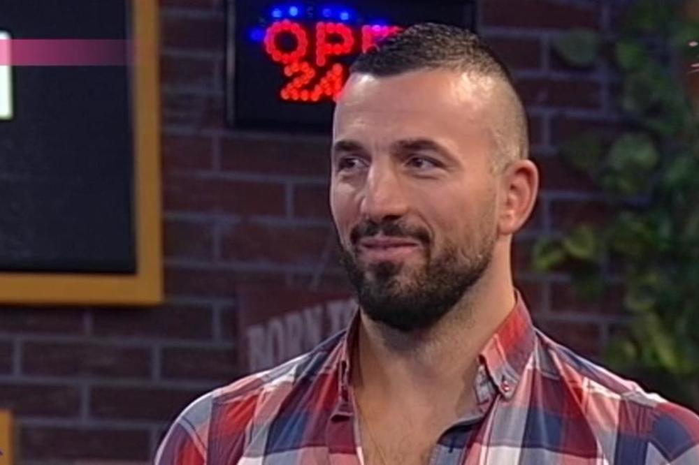 VLADIMIR TOMOVIĆ BAŠ HOĆE RAT SA KRISTIJANOM: Znam ja mnogo mafijaša, ali nijedan ne priča kao ČETIRI TETKE!