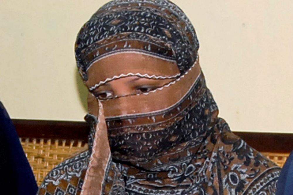 OSUĐENA JE NA SMRT ZBOG ČAŠE VODE! Pakistanski sud pomilovao hrišćanku, sudijama sada prete SMRĆU!