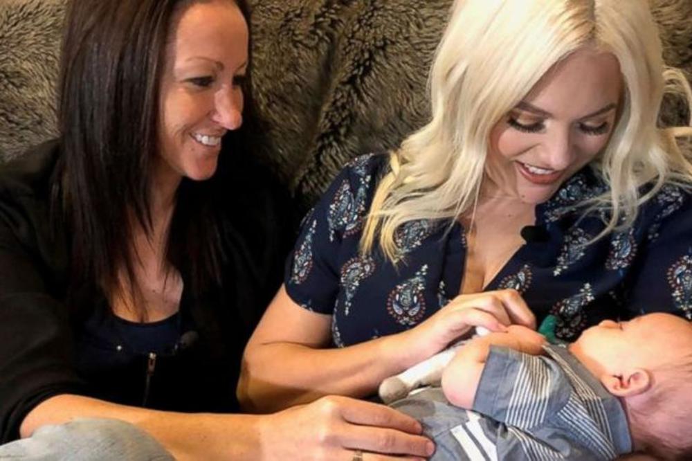 ROĐENA PRVA BEBA SA DVE MAJKE! Začeta je u jednoj ženi, a rodila ju je druga! (VIDEO)