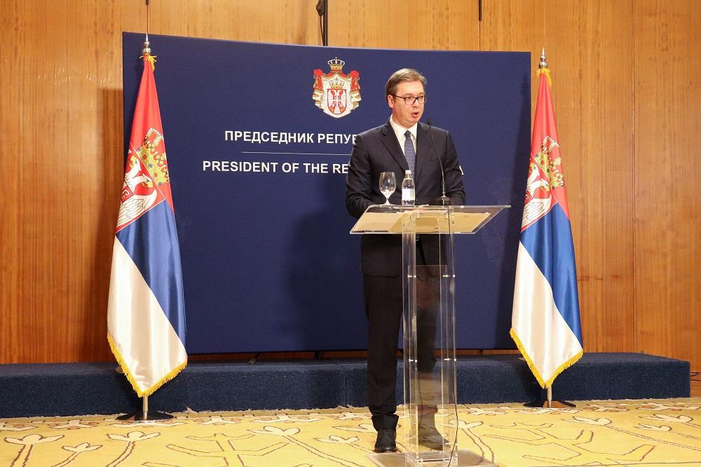 POMPEO I AMERIKA MORAJU DA PODRŽE VUČIĆA! Kongresmeni otvoreno stali uz predsednika Srbije