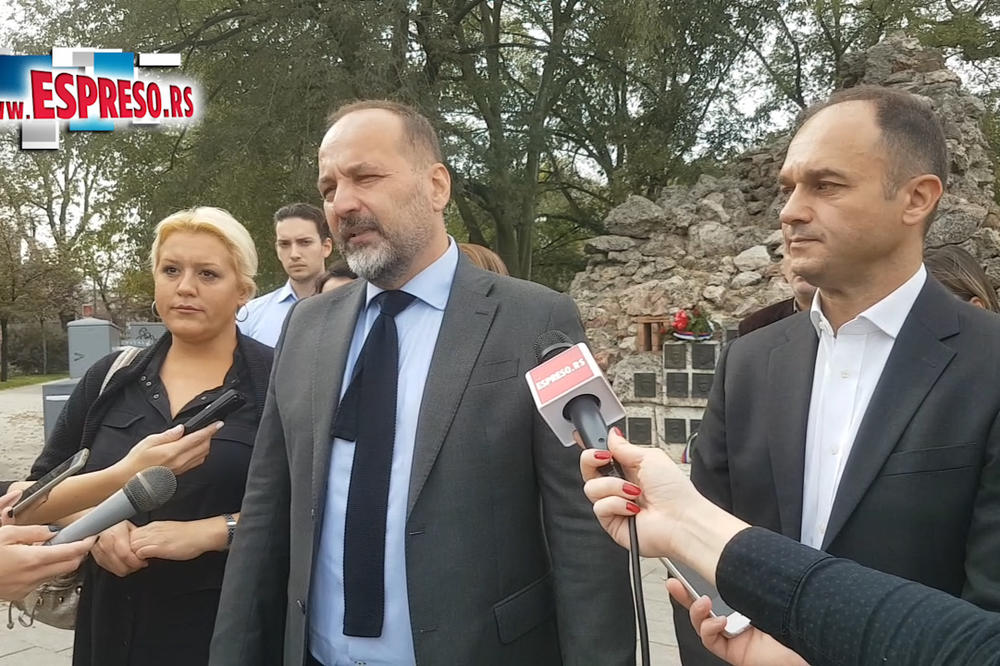 SRBIJA JE NEŽELJENI PASTORAK RUSIJE: Janković položio venac u Pionirskom parku!