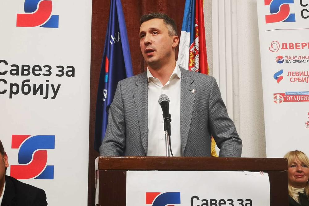 POSLANICI DVERI I BOŠKO OBRADOVIĆ NE DOLAZE U SKUPŠTINU: Bojkotuju i ručak s predsednikom Slovenije