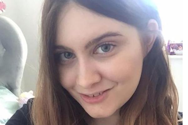 NJENE PORUKE OBIŠLE SU SVET: Prenosila dečku fudbalsku utakmicu putem poruka dok on ne stigne kući! RASTURILA JE!