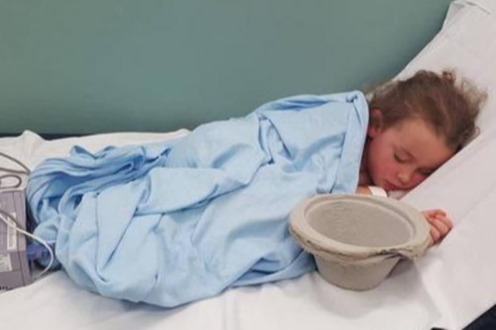 SOFIJU JE ZLOSTAVLJALA DRUGARICA: Sada leži u bolnici i povraća 20 puta u roku od jednog sata! SLIKA JE OBIŠLA SVET