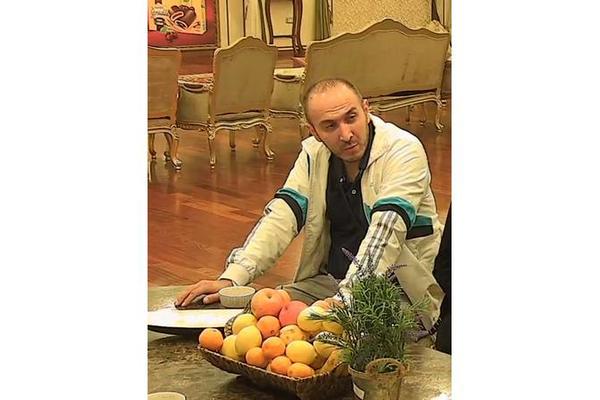 CONJO SE BAŠ UZVEZDIO: Neću više da radim kao konobar, to mi je ispod časti! A do juče je od toga hleb jeo!