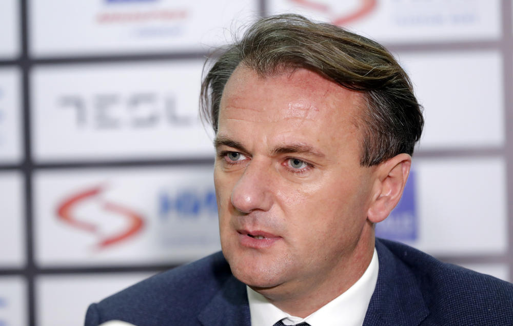 Novinarima se najpre obratio Ostoja Mijailović  