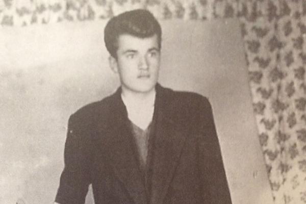 DA LI GA PREPOZNAJETE? Nekada je bio GLAVNI U ZEMUNU, DEVOJKE SU LUDELE ZA NJIM, a danas se BORI ZA ŽIVOT! (FOTO)