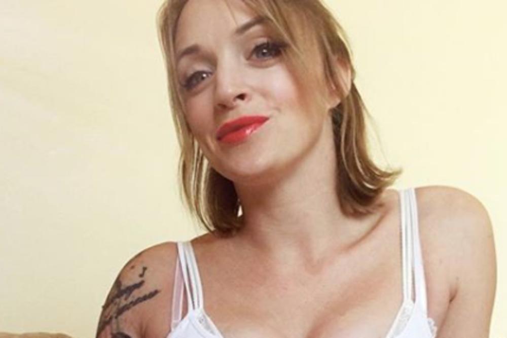 ISKORISTILA MUŠKI FETIŠ: Ova devojka zarađuje mnogo novca prodajući nešto ODVRATNO!