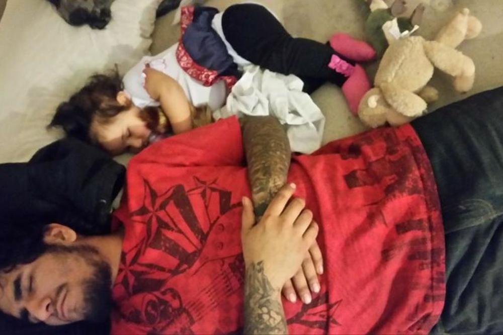 IZ PELENE SU MU MILELI CRVI, IMAO JE SAMO 3 KILOGRAMA! Četvoromesečna beba žrtva užasnog zanemarivanja RODITELJA!