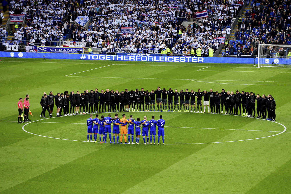 POBEDA U ČAST POGINULOG GAZDE: Sreća se izmešala sa tugom u Kardifu, Lesterovi igrači i navijači u suzama slavili!