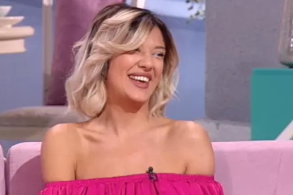 OBJAVILA NOVI STATUS, POTKAČILA I SLOBINE RODITELJE: Evo šta je Kija poručila Radanovićima! SVE IH UĆUTKALA (FOTO)