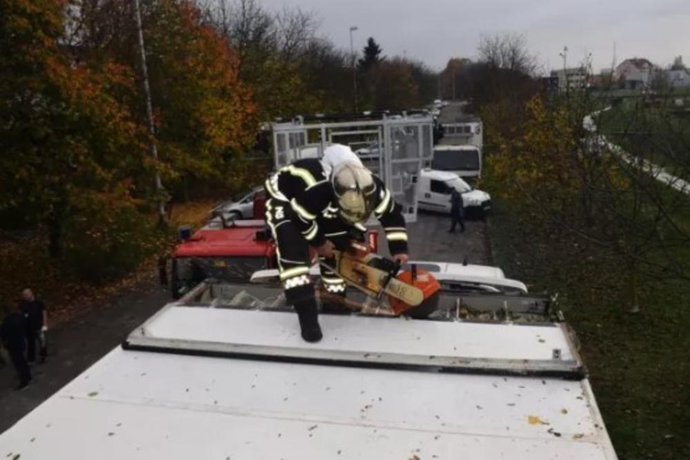 SRBIN I DVA CRNOGORCA ŠVERCOVALI 90 KG MARIHUANE! Objavljen je SNIMAK komadanja hladnjače! (VIDEO)