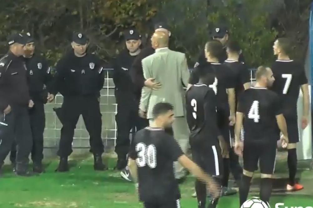 RECKO BIO SPREMAN DA SE OBRAČUNA: Policija sprečavala prvog čoveka i trenera Vranjanaca da izazove još veći haos!
