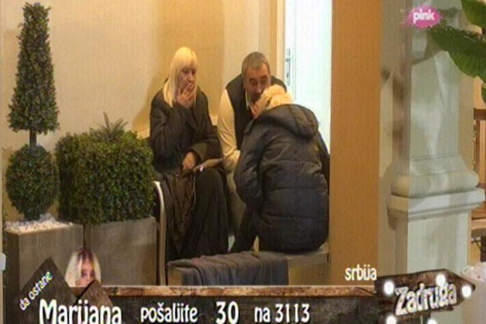 GLEDAO JE PO**O FILMOVE OVE ZADRUGARKE PA KOMENTARISAO: 3 komada profi urađena, gledao sam ja!