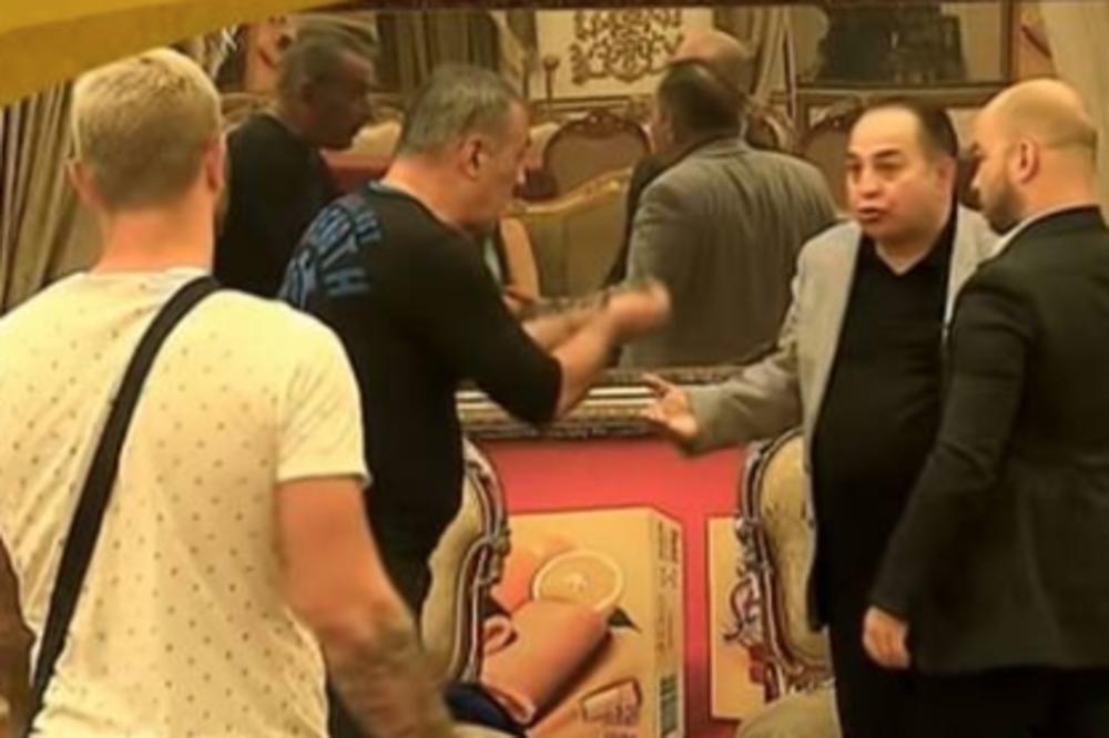 PRVO BUDEŠ SA DEVOJKOM, A ONDA JE ISPROZIVAŠ DA JE KU*VA: Lakić se IZNERVIRAO pa napravio HAOS!